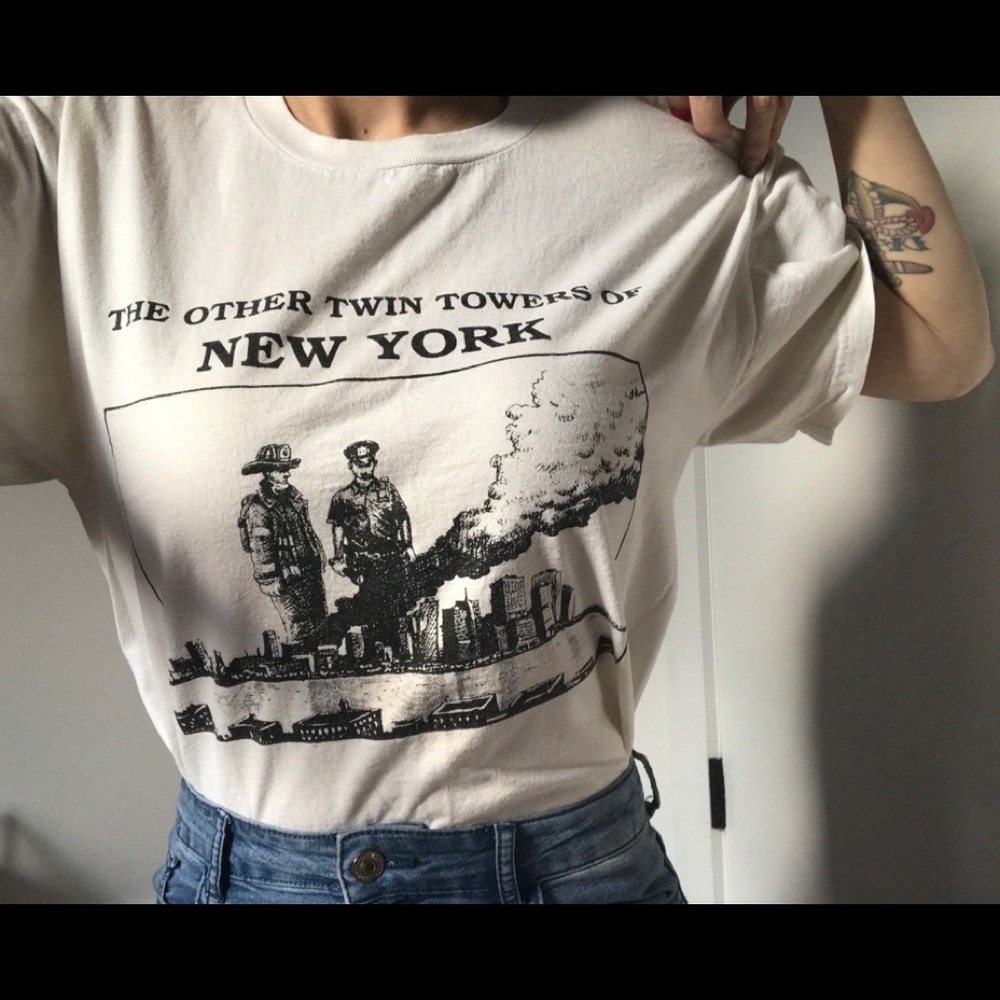 Vintage RARE Authentic 9/11 Firefighter/Police Tee - Picture 3 of 14